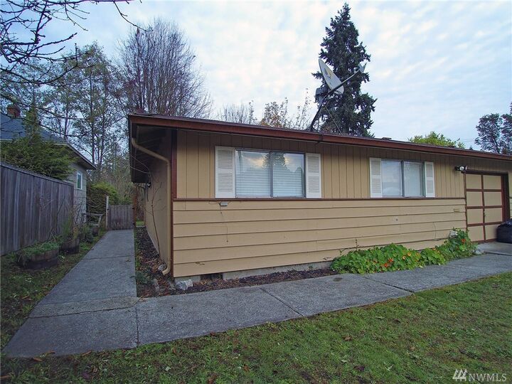 Property Photo: 232 Lauridsen Blvd WA 98362
