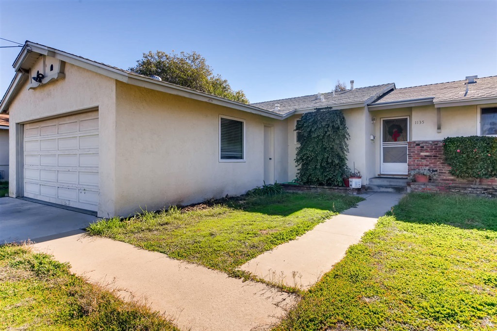 Property Photo:  1135 E Rustic Rd  CA 92025 