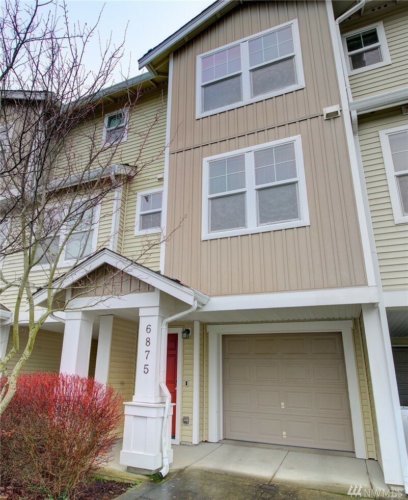 Property Photo:  6875 Holly Park Dr S 2  WA 98118 