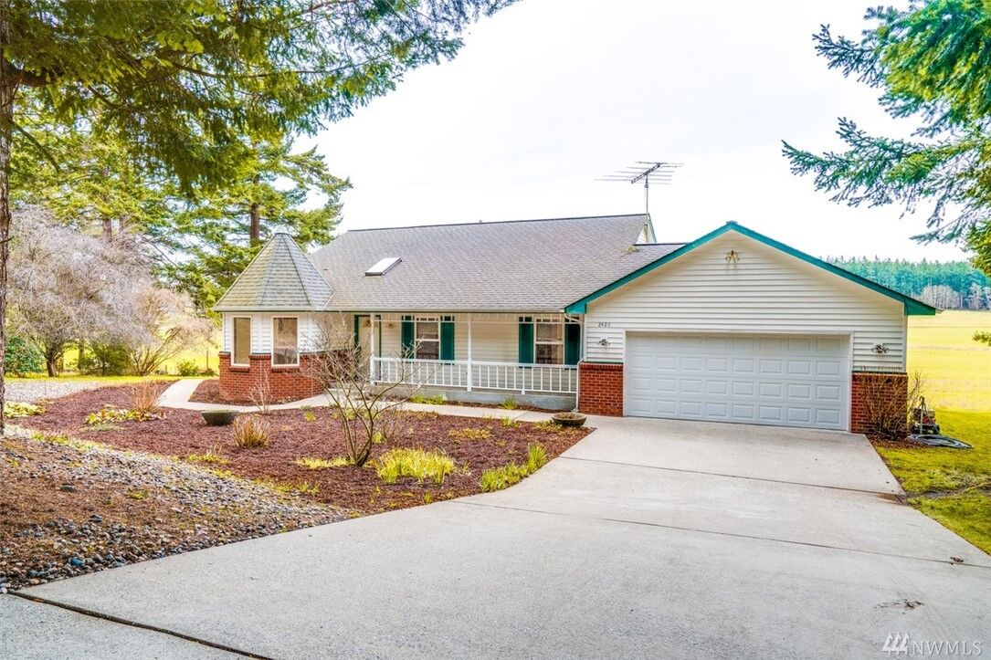 Property Photo:  2426 Moss Lane  WA 98277 