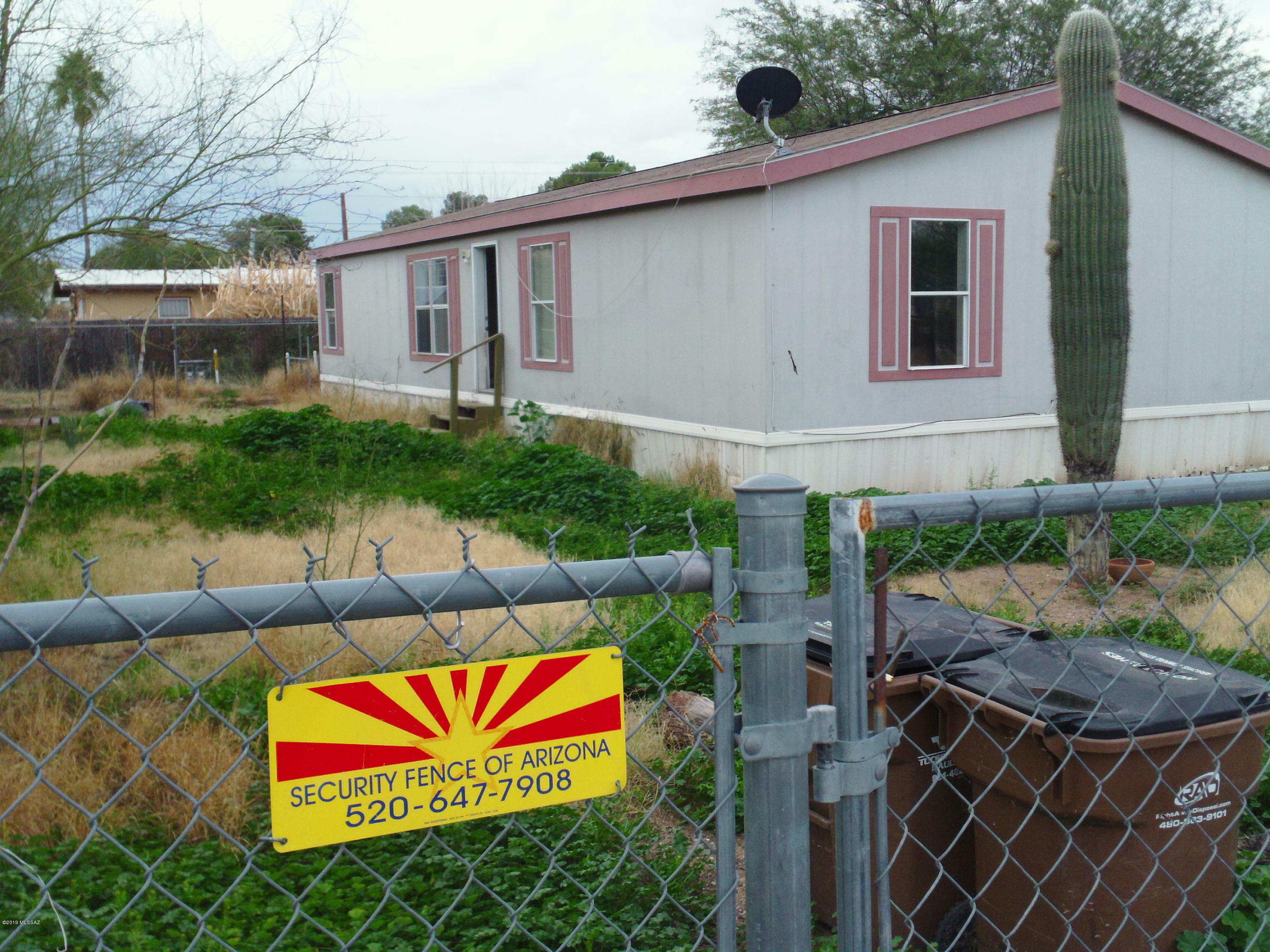 Property Photo:  909 W Garnette Street  AZ 85705 