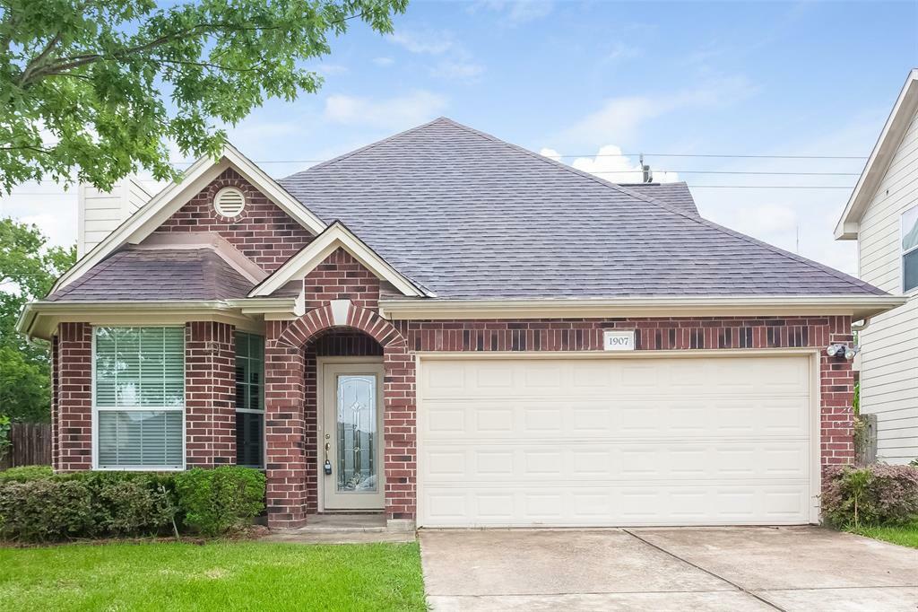 Property Photo:  1907 Doliver Circle  TX 77489 