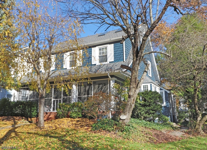 Property Photo:  223 Edgewood Ter  NJ 07079 