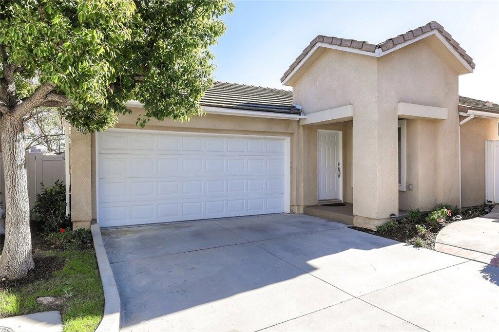 Property Photo:  10 Ambrose  CA 92656 