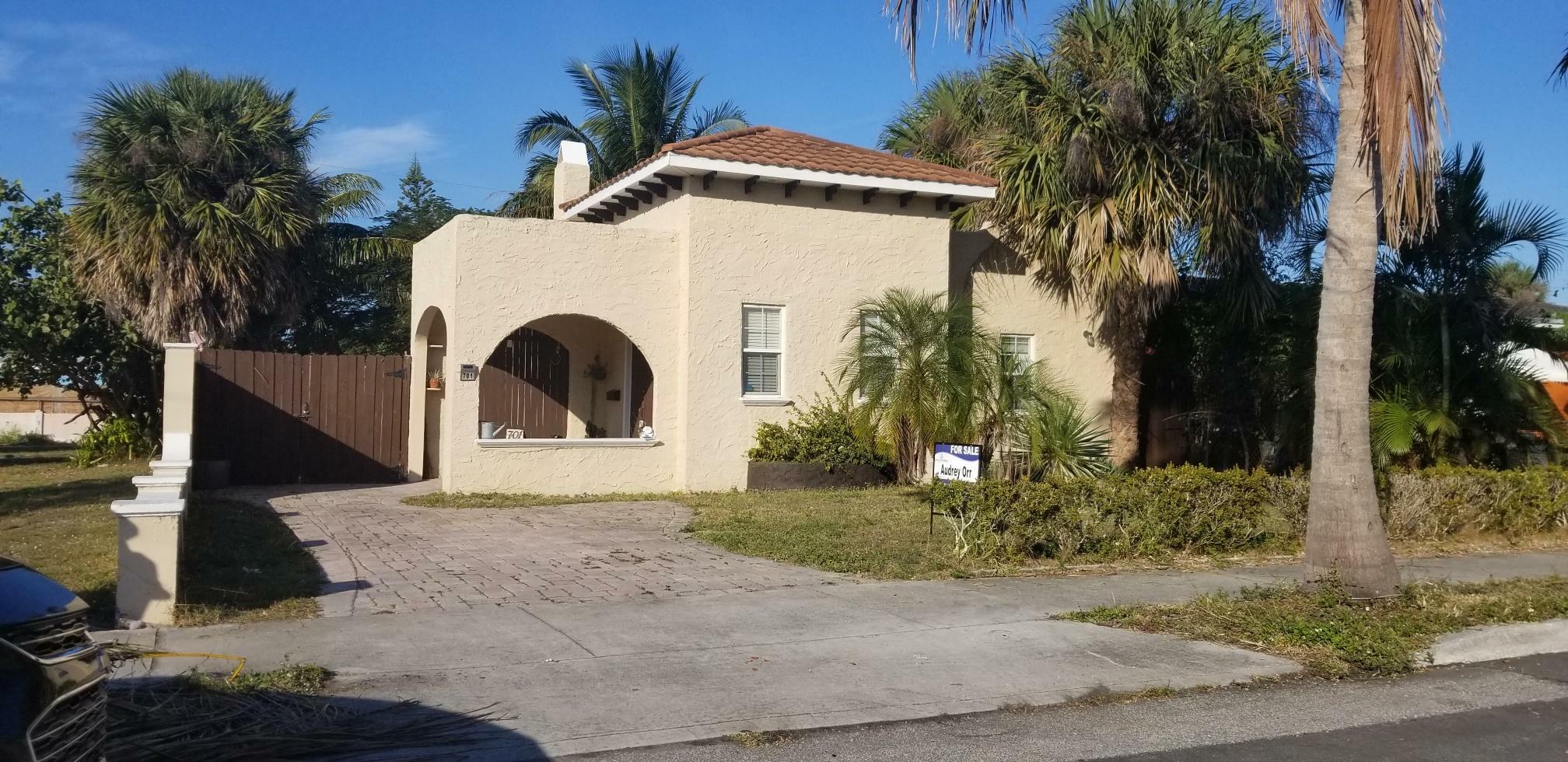 Property Photo:  701 38th Street  FL 33407 