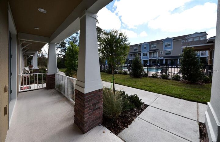 Property Photo: 469 Portico Court FL 32765