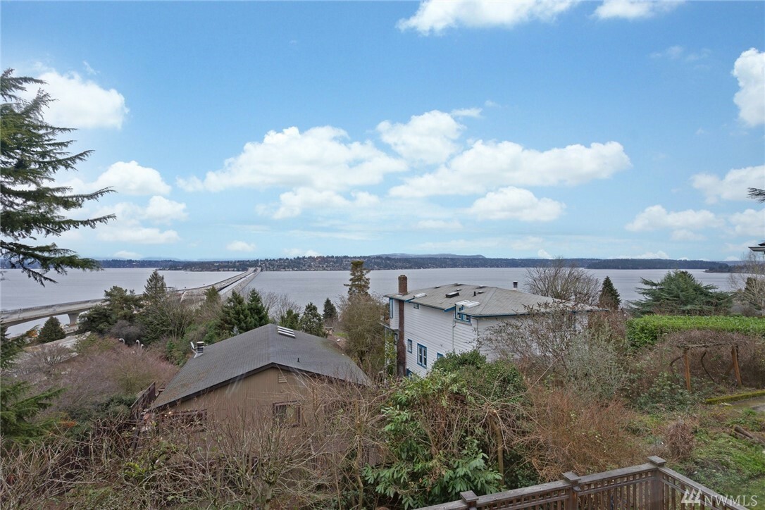 Property Photo:  1414 Lake Washington Blvd S  WA 98144 