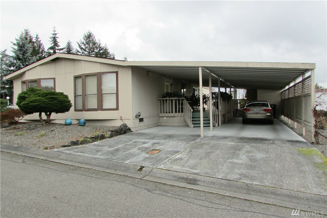 Property Photo:  1427 100th St SW 142  WA 98204 