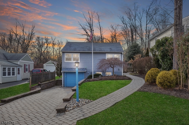 Property Photo:  68 Hillside Ave  NJ 07932 