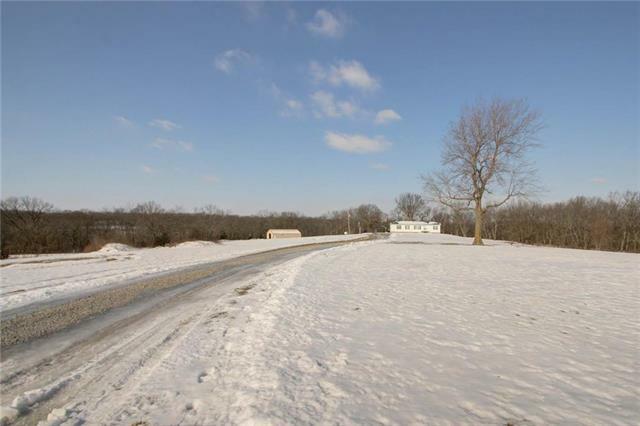 Property Photo: 3801 SE Sparks Road MO 64624
