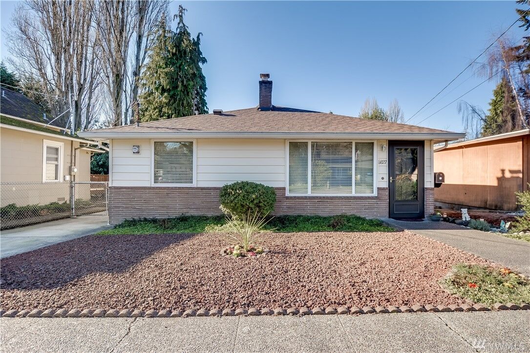 Property Photo: 6827 25th Ave NE WA 98115