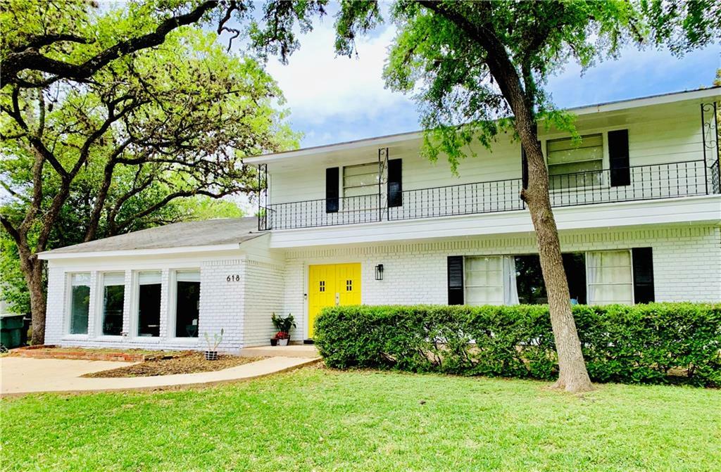 Property Photo: 618 Franklin Drive TX 78666
