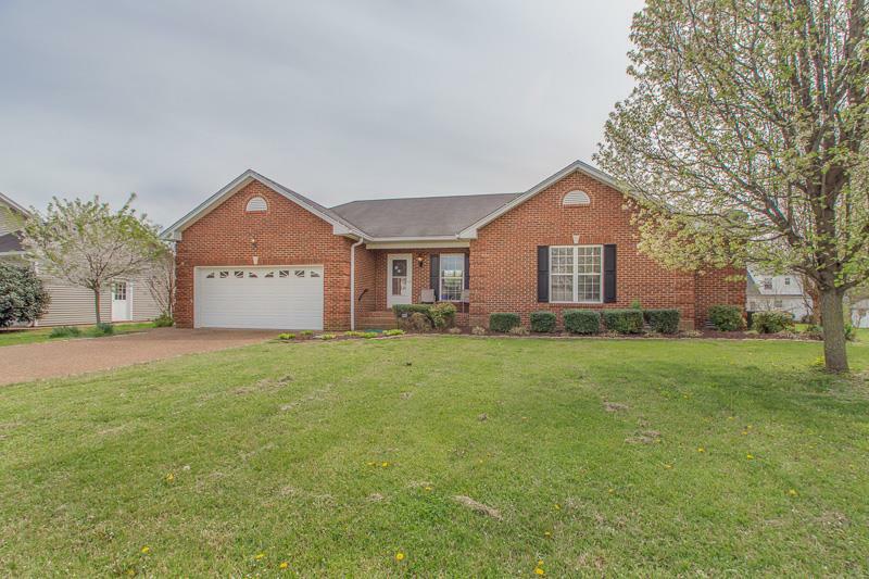 Property Photo: 1123 Thunder Rd TN 37066