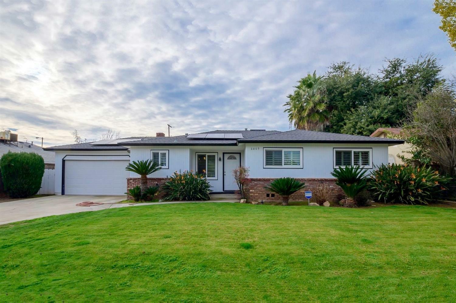 Property Photo: 6469 N San Pablo Avenue CA 93704
