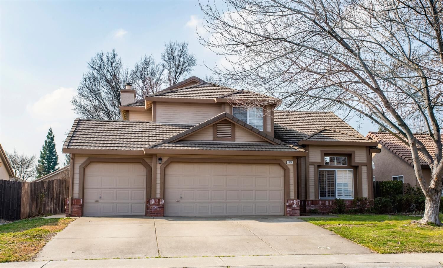 Property Photo:  1809 Avenida Martina  CA 95747 