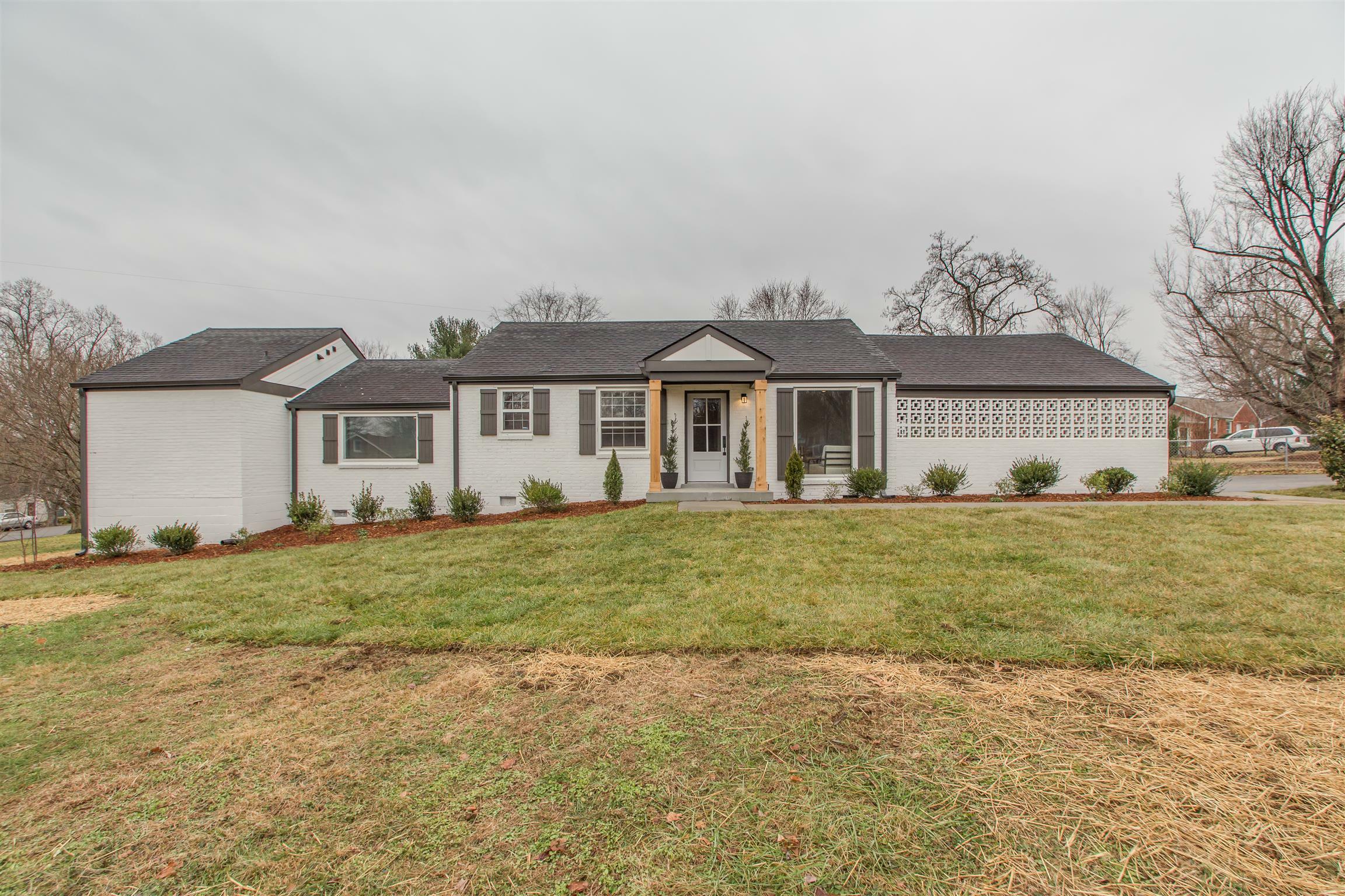 Property Photo: 233 Ridgeway Dr TN 37214