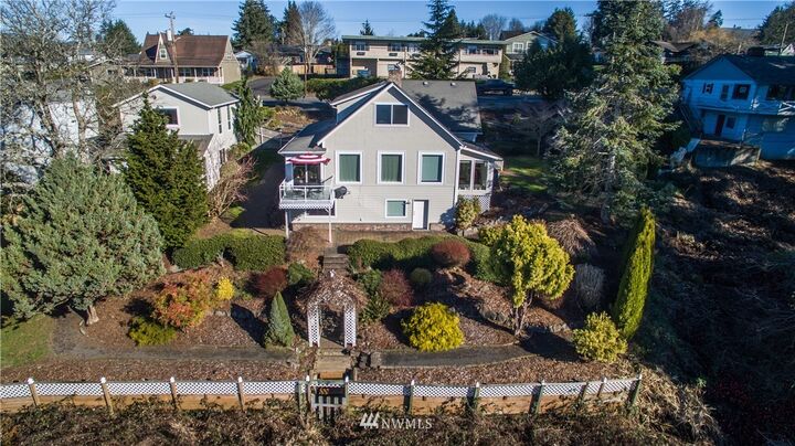 Property Photo:  460 Columbia Street  WA 98612 