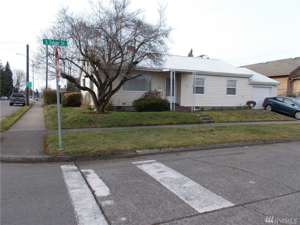 Property Photo: 521 S Silver WA 98531