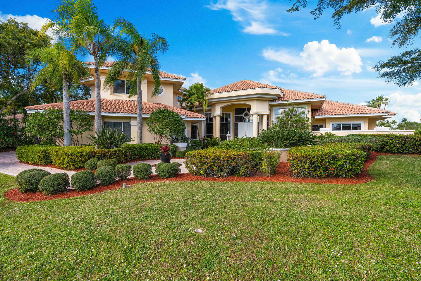 Property Photo:  97 Sandbourne Lane  FL 33418 