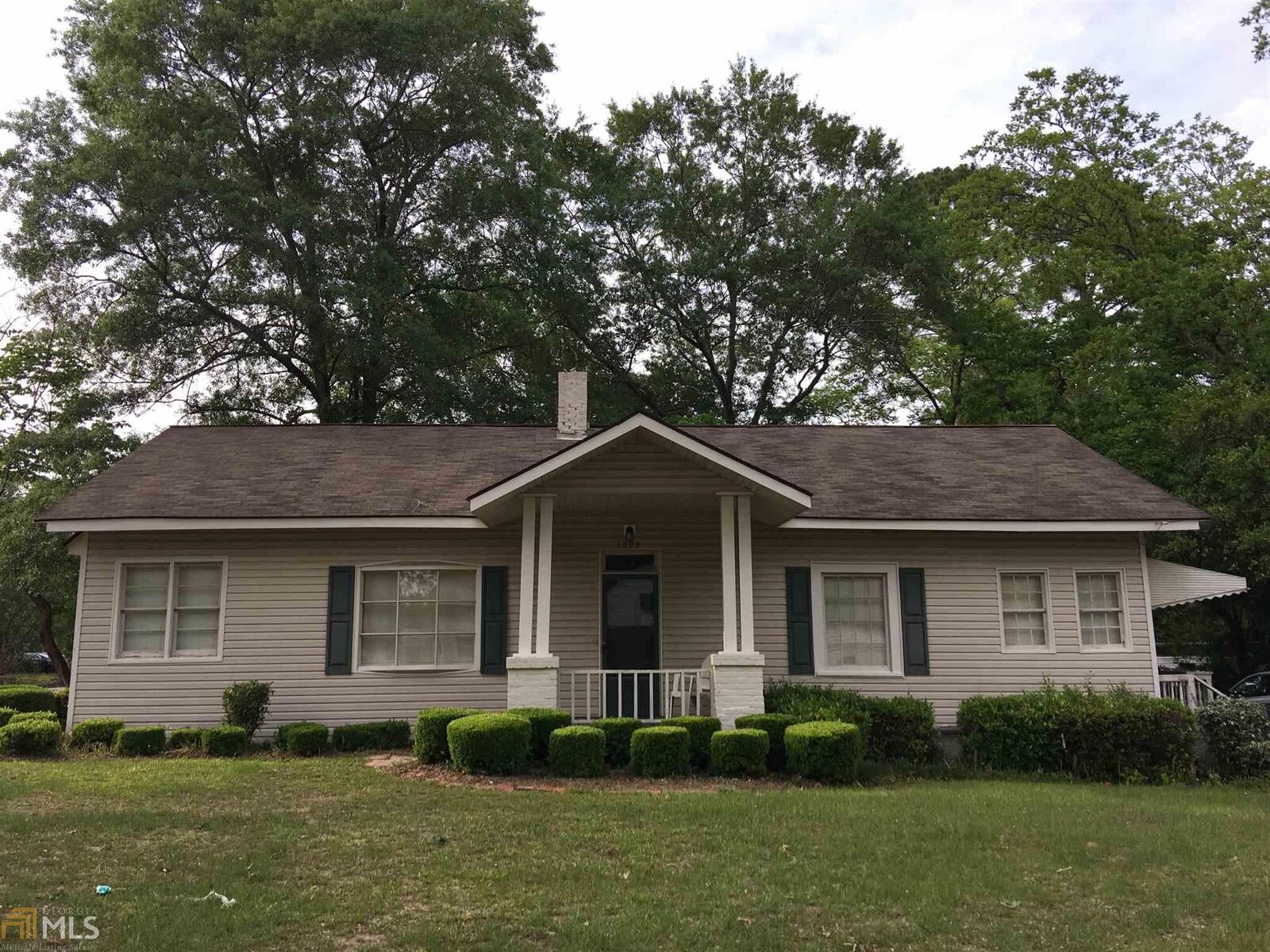 Property Photo: 1009 Highland Ave GA 31021