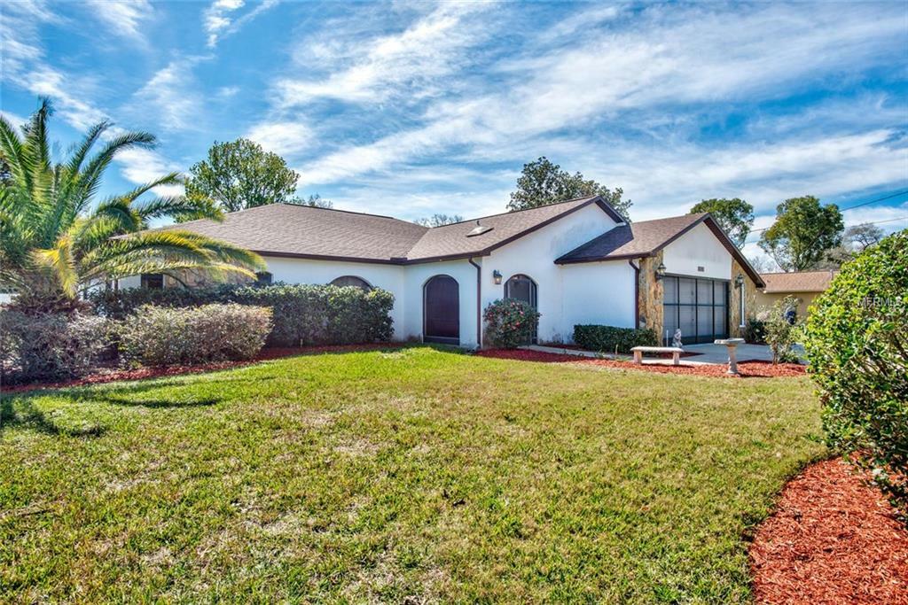 Property Photo:  12212 Glancy Lane  FL 34609 