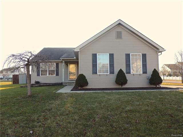 Property Photo:  51901 Oxford Court  MI 48047 