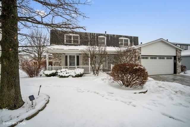 Property Photo:  1131 Warwick Circle North  IL 60169 