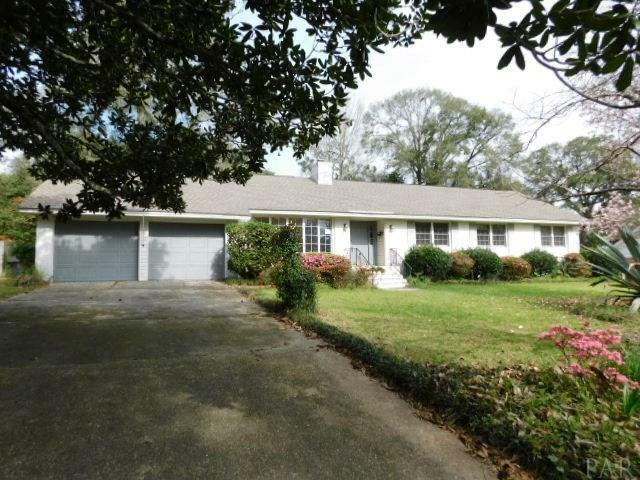 Property Photo:  2030 Galt Rd  FL 32503 