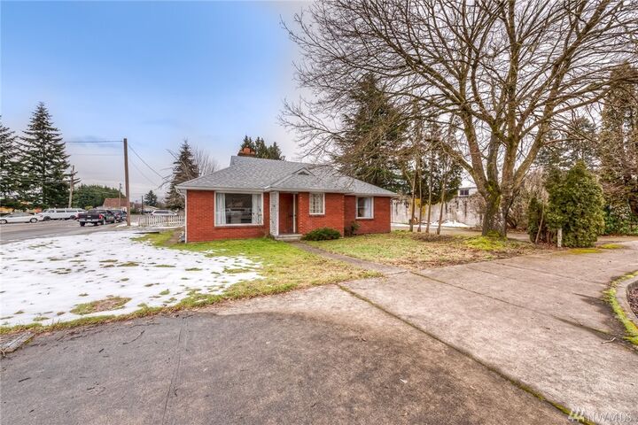 Property Photo: 918 Beach Ave WA 98270