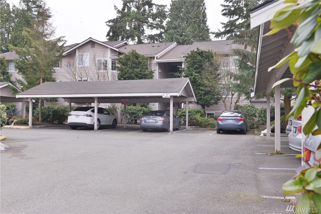 Property Photo: 14057 NE 181st St E303 WA 98072