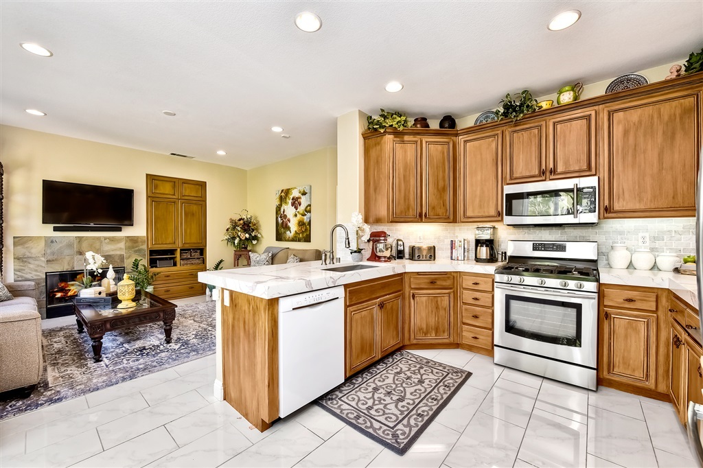 Property Photo: 735 Corte Cristal CA 92069