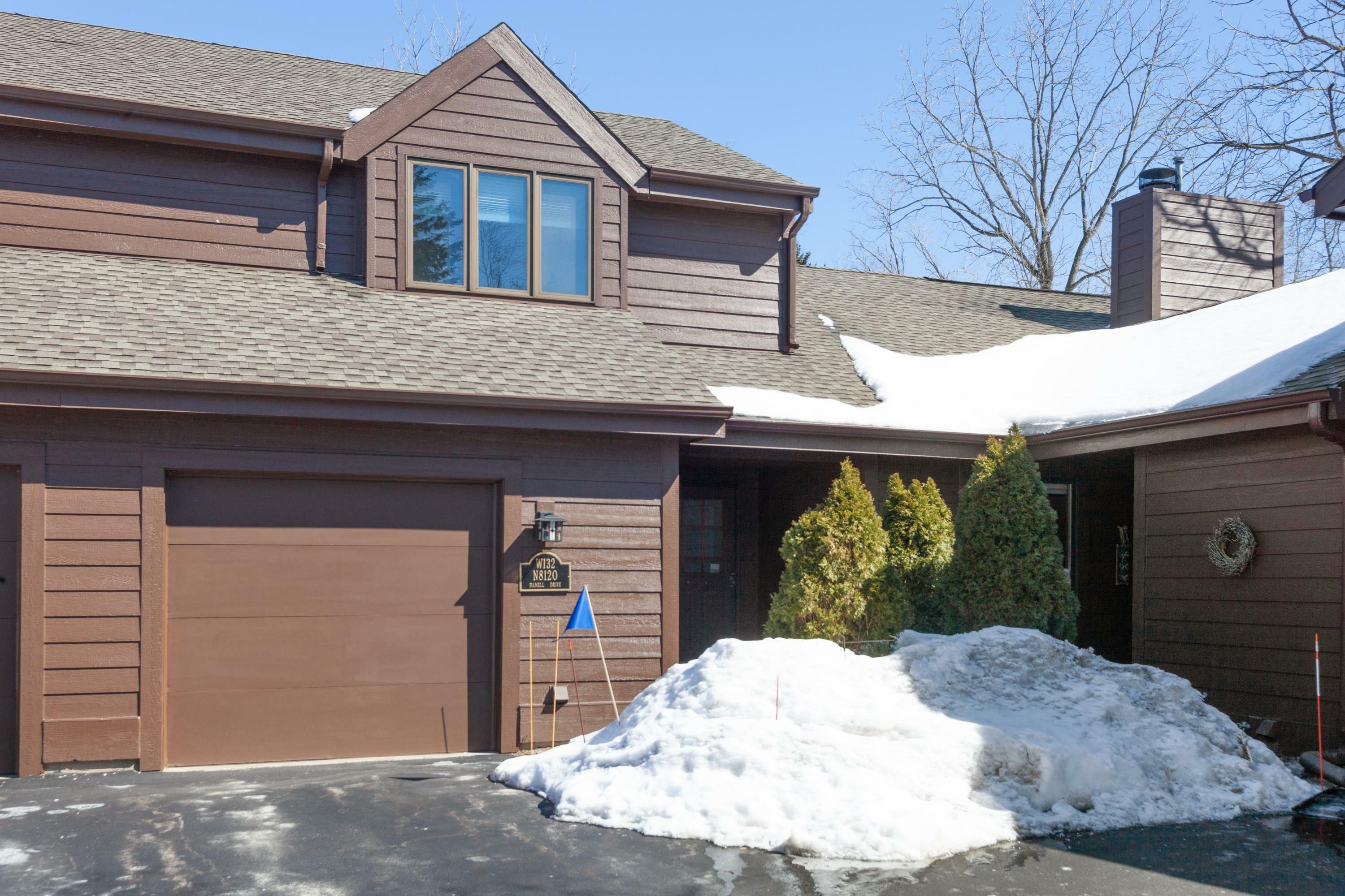 Property Photo:  W132n8120 Danell Dr J  WI 53051 