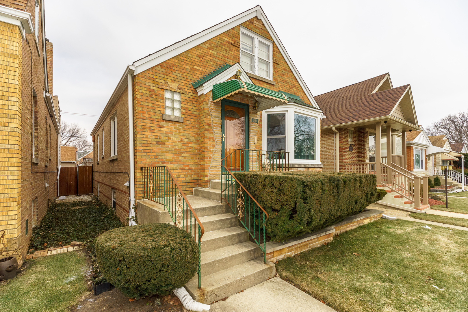 Property Photo:  3413 North Neva Avenue  IL 60634 