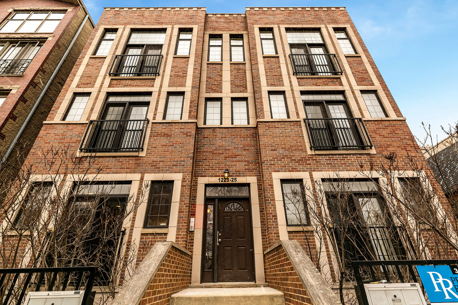 Property Photo: 1225 N Greenview Avenue 1N IL 60642