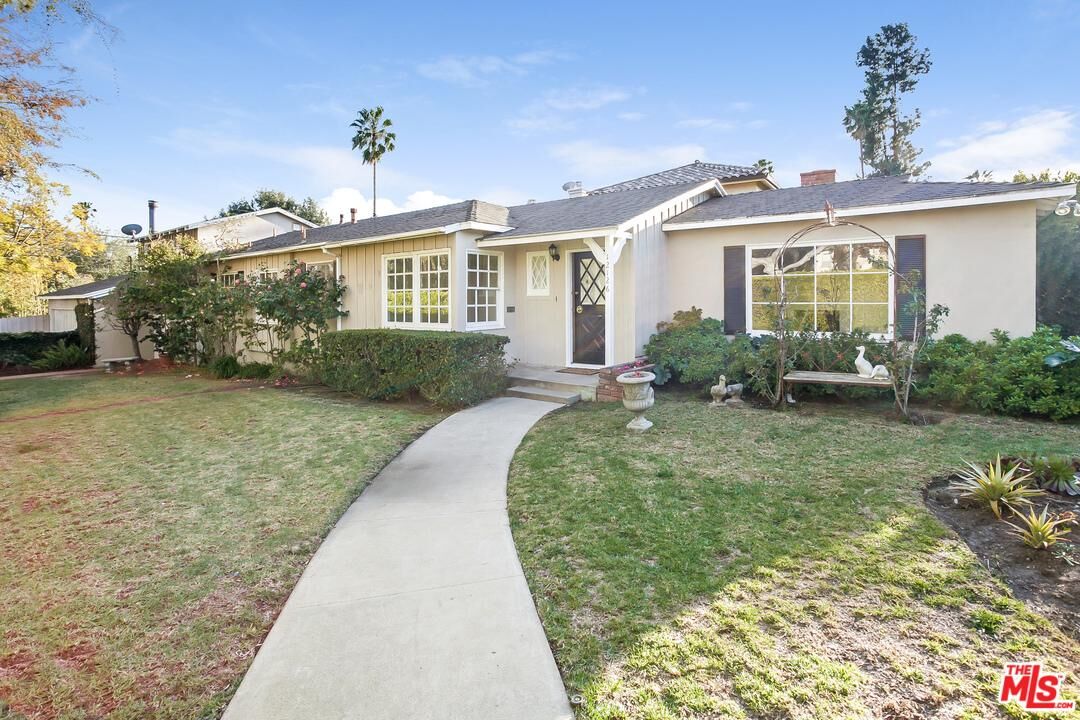 Property Photo:  12126 W Sunset  CA 90049 
