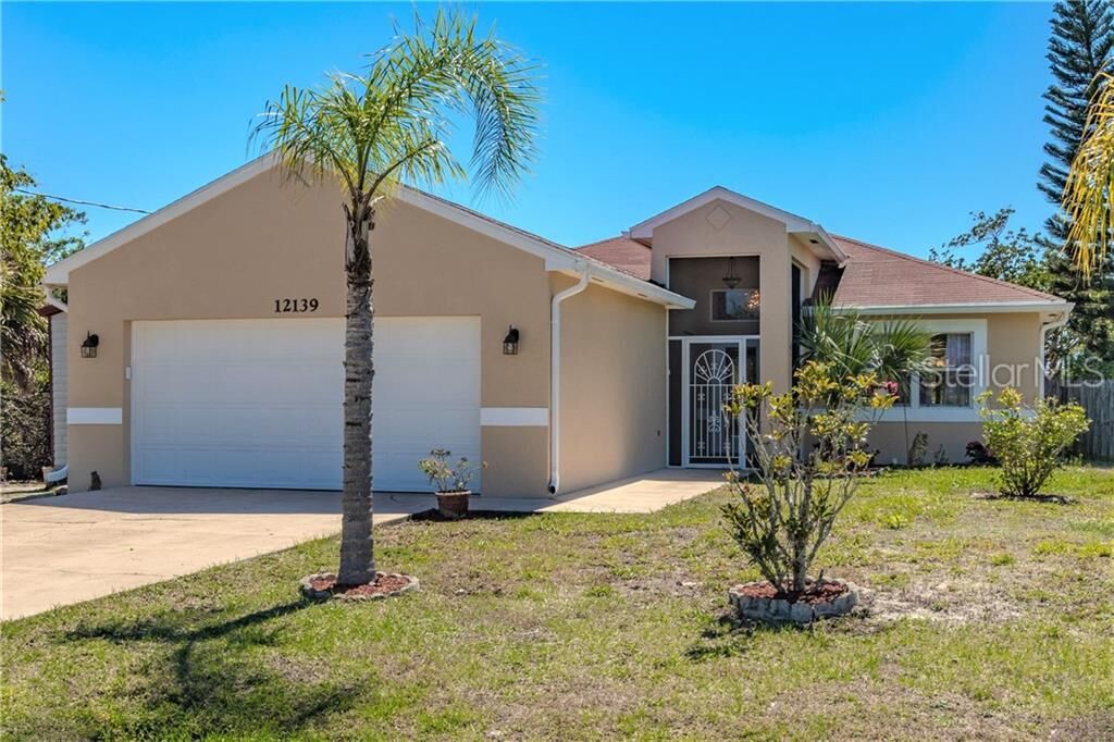 Property Photo:  12139 Foresman Boulevard  FL 33981 
