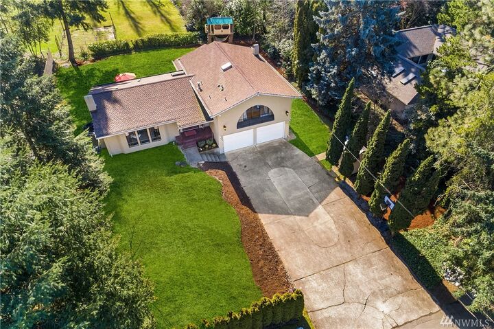 Property Photo: 7709 Ridgecrest Lane WA 98040