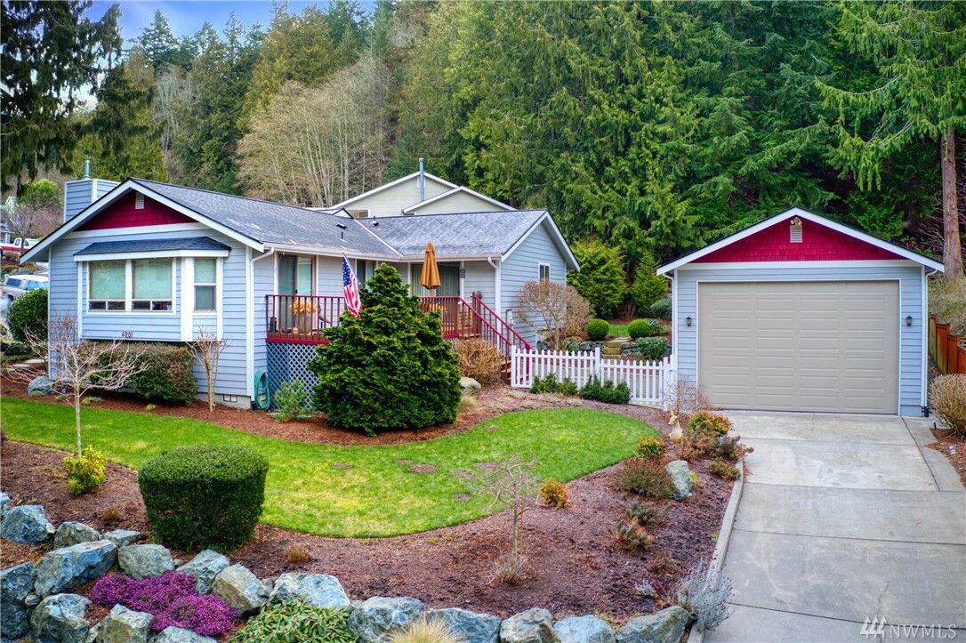 Property Photo:  4201 Tyler Wy  WA 98221 