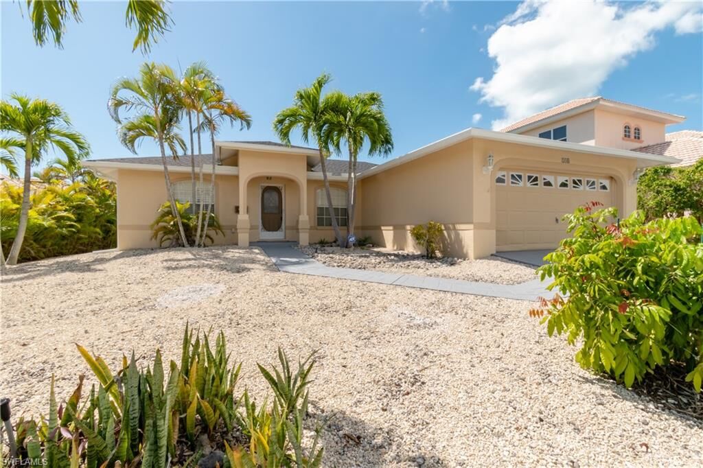 Property Photo:  238 Tahiti Rd  FL 34145 