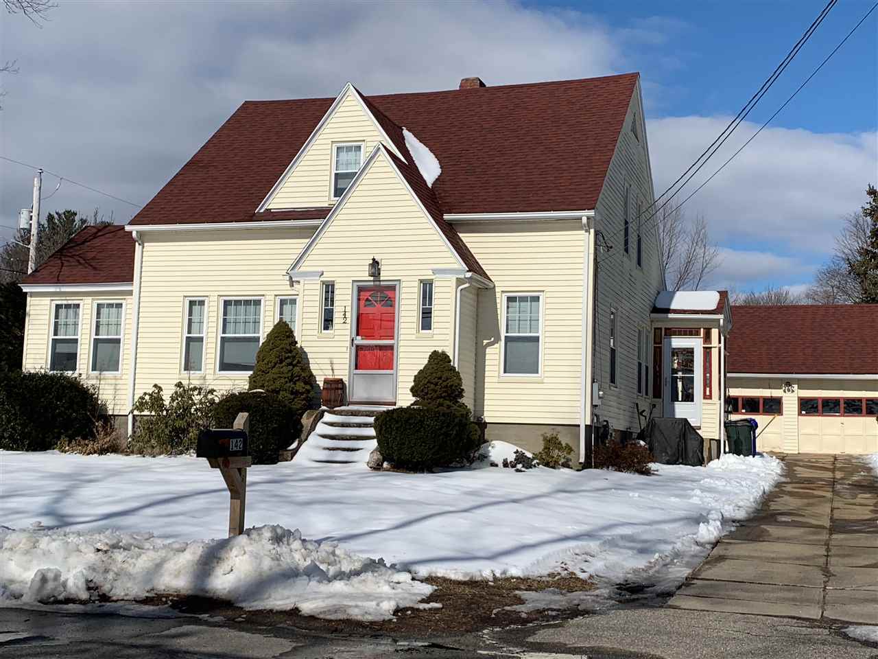 Property Photo:  142 Island Pond Road  NH 03109 