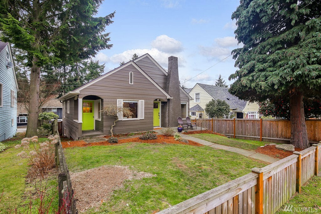 Property Photo:  3721 SW Barton St  WA 98126 