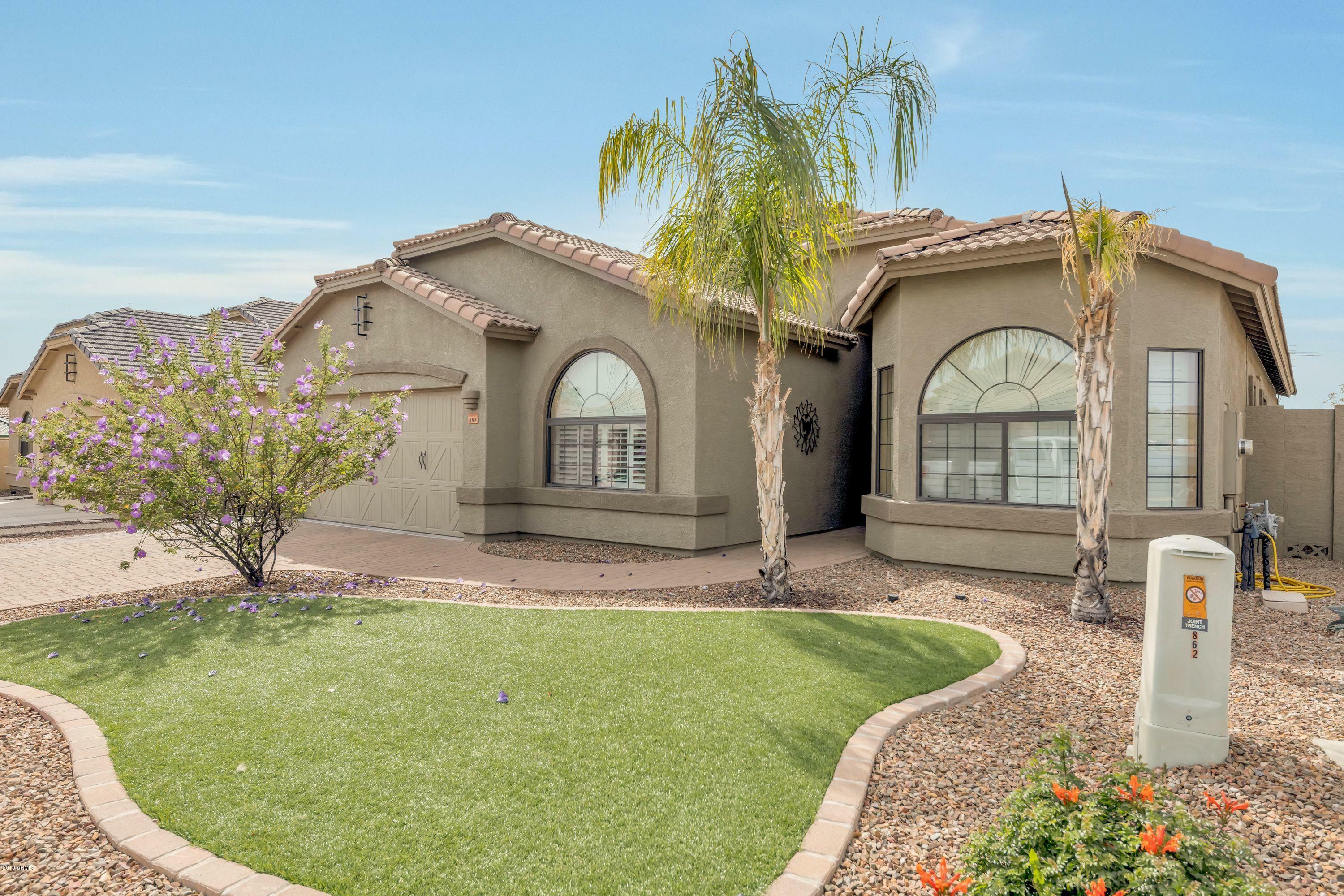 Property Photo:  882 S Del Rio Court  AZ 85120 