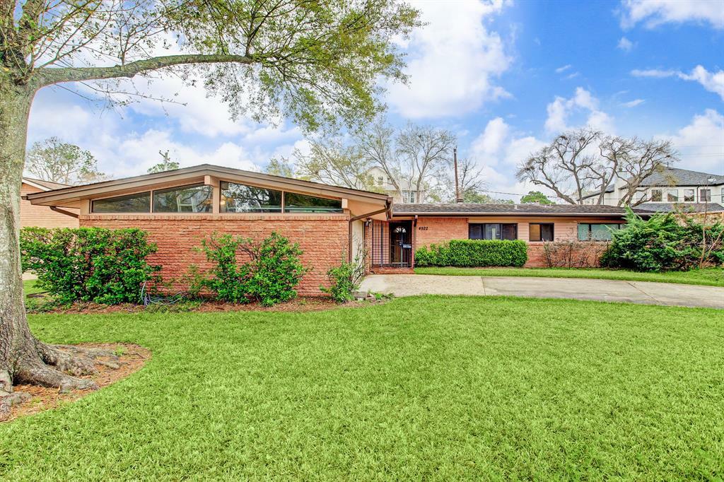 Property Photo:  4922 Yarwell Drive  TX 77096 