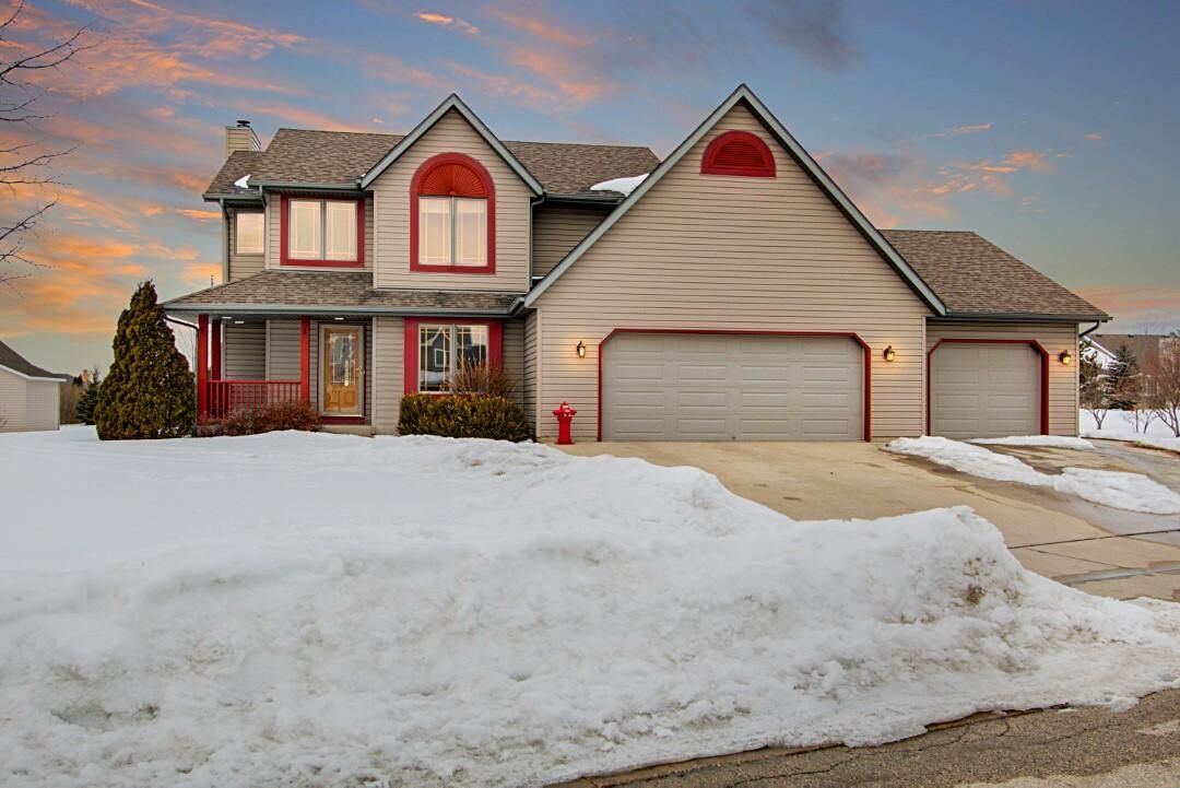 Property Photo:  248 Bastogne Ct  WI 53004 