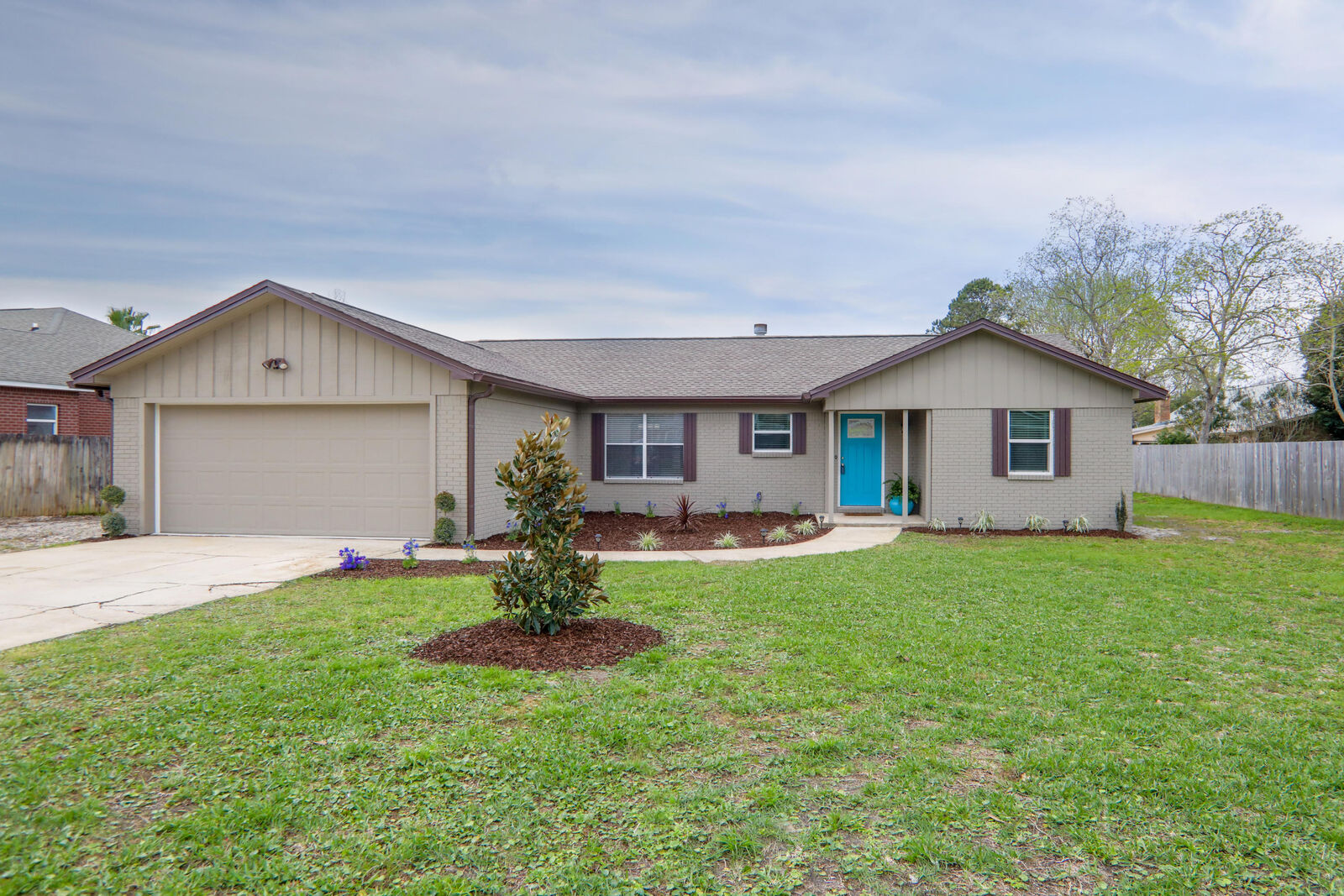 Property Photo:  323 Cedar St Street  FL 32541 