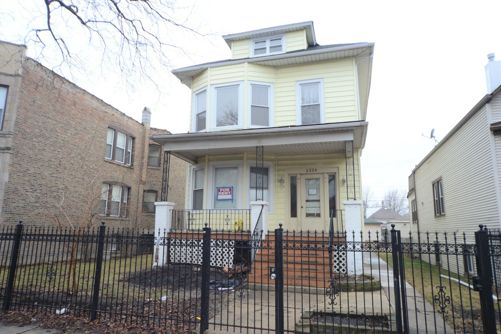 Property Photo: 2224 North Keystone Avenue 3 IL 60639
