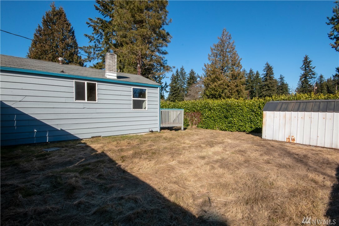 Property Photo:  21705 96th Ave W  WA 98020 