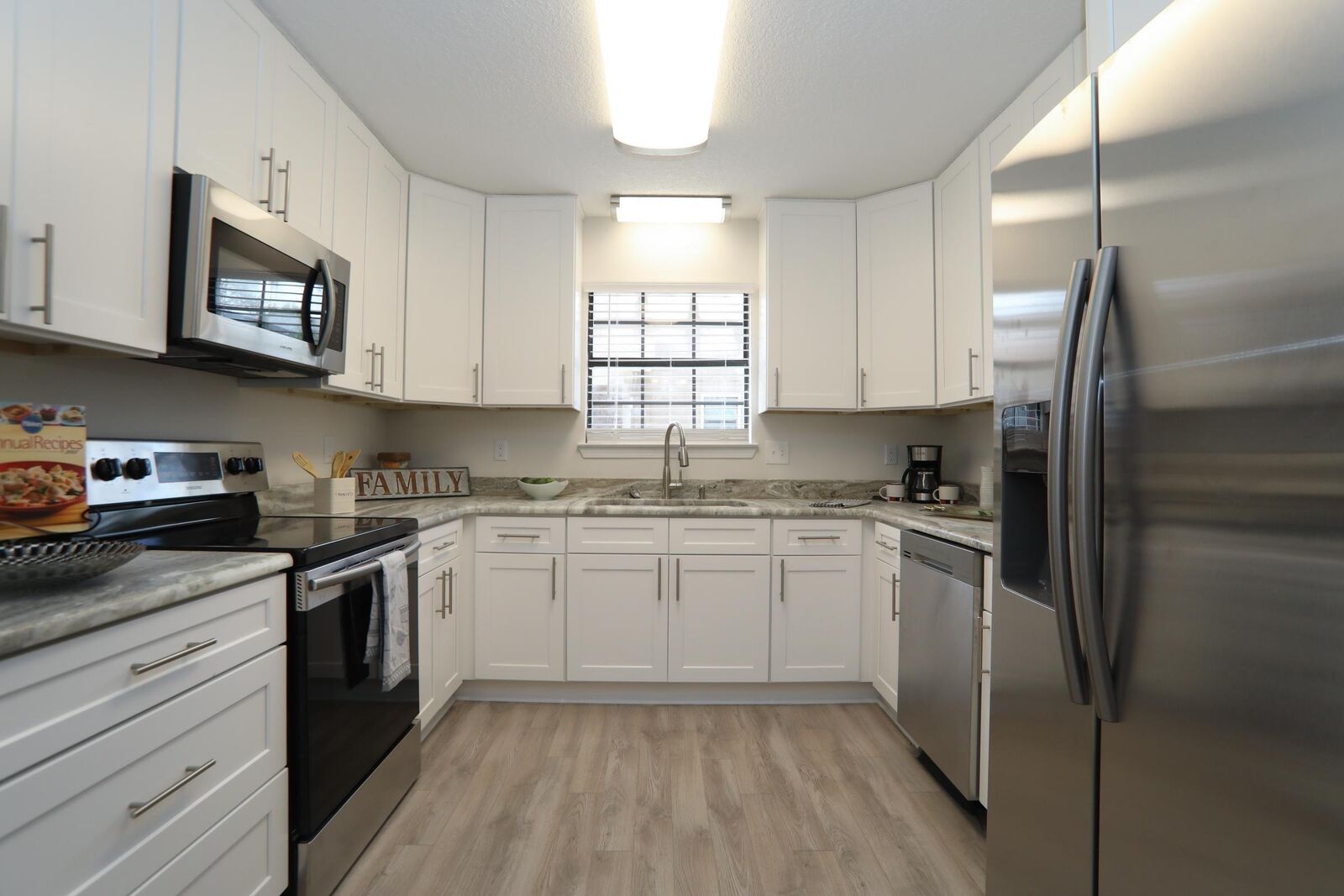 Property Photo:  106 Beverly Drive  FL 32578 
