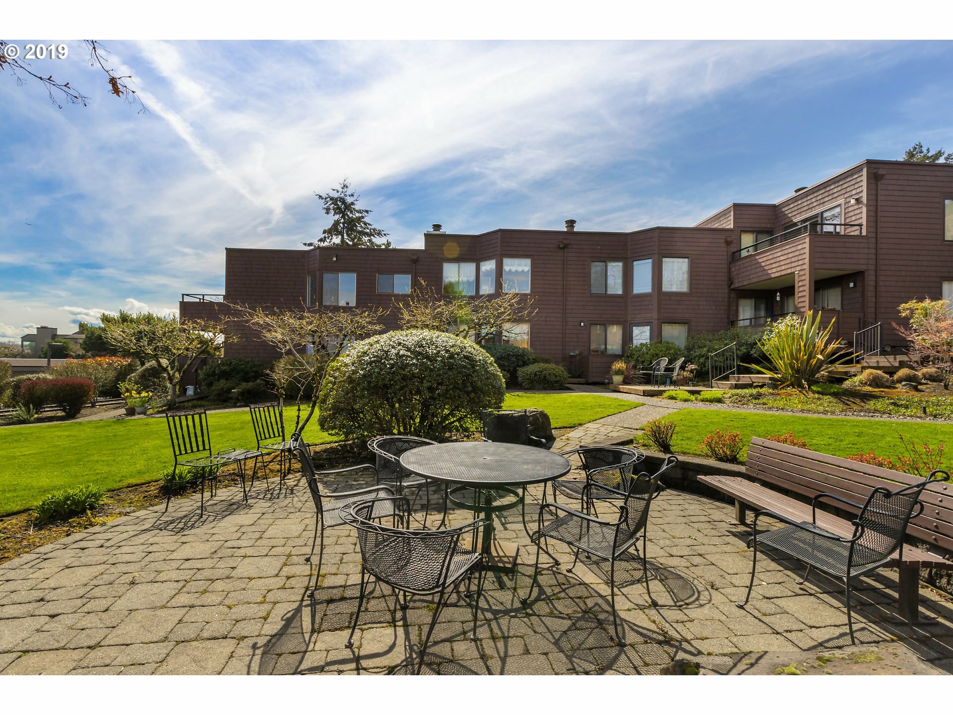 Property Photo: 5954 SW Riveridge Ln OR 97239