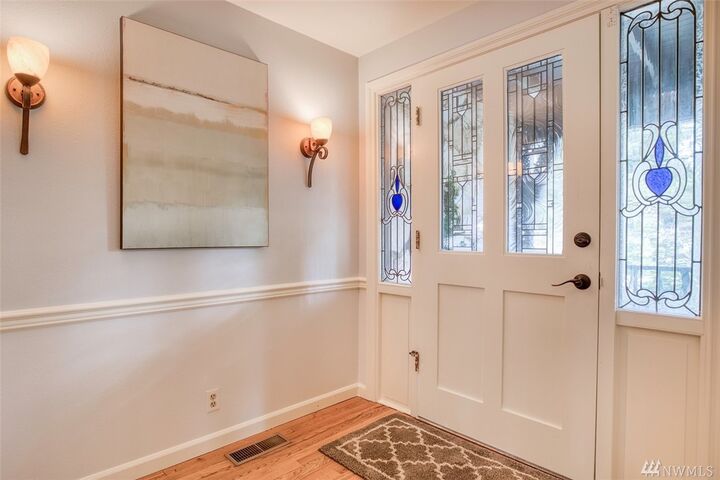 Property Photo:  16660 SE 17th Place  WA 98008 